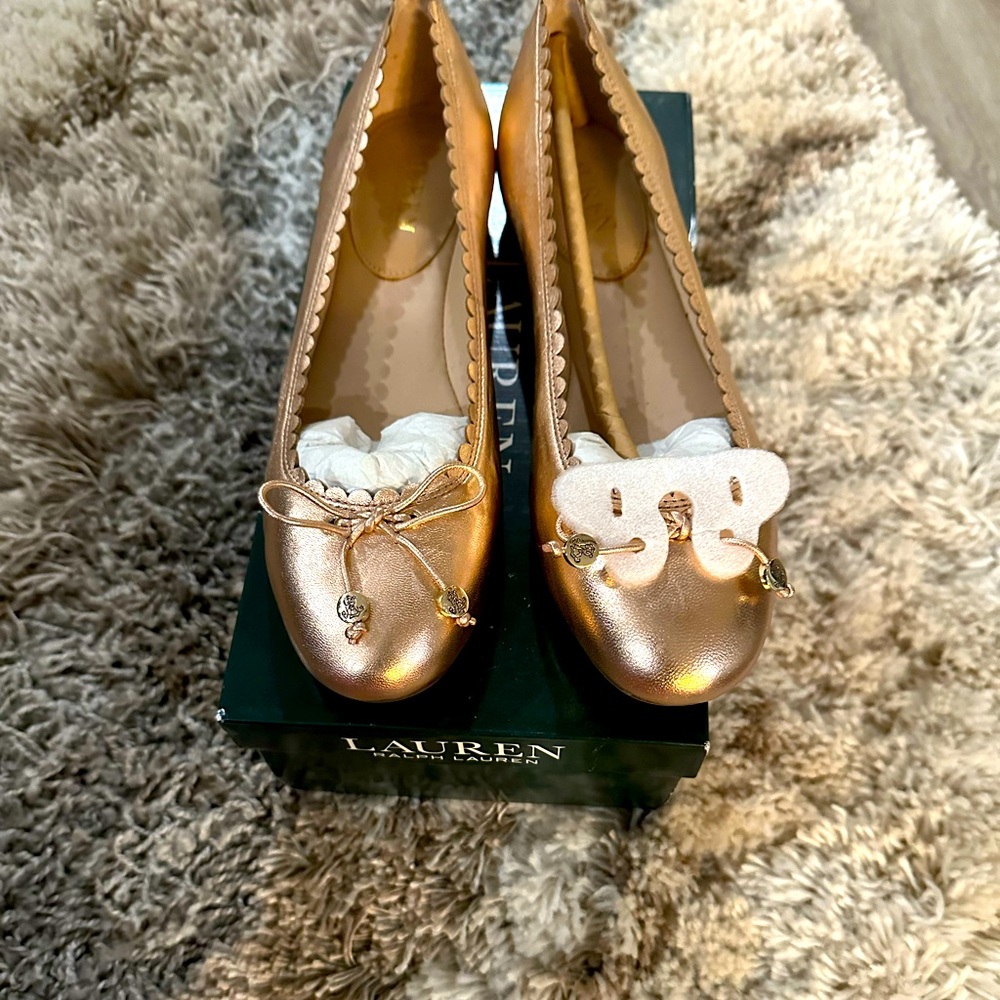 Ralph Lauren ballet shoe. Pink Metallic.